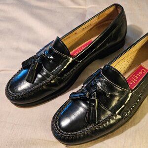 Men's Cole-Haan  Black Pinch Tassle Loafer (size 8)